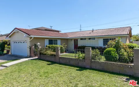 Exterior - 5802 Newman St, Cypress, CA 90630 photo 2 of 13