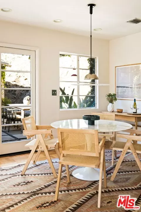 Dining - 1035 Alcalde Dr, Glendale, CA 91207 photo 4 of 4