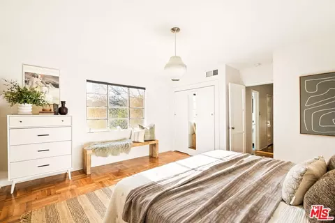 Bedroom - 1035 Alcalde Dr, Glendale, CA 91207 photo 2 of 5