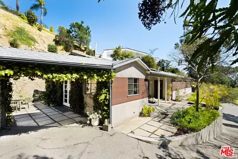 1035 Alcalde Dr, Glendale, CA 91207