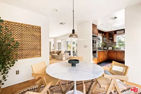 Dining - 1035 Alcalde Dr, Glendale, CA 91207 photo 3 of 4