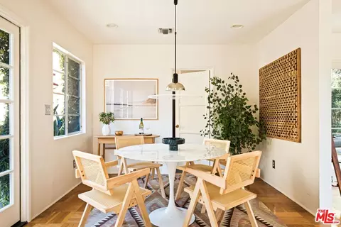 Dining - 1035 Alcalde Dr, Glendale, CA 91207 photo 2 of 4
