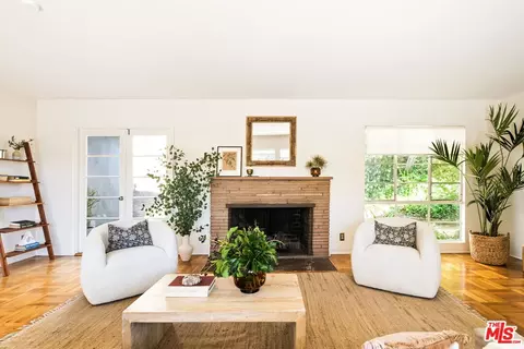 Living - 1035 Alcalde Dr, Glendale, CA 91207 photo 6 of 7