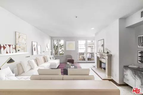 11740 W Sunset Blvd #23, Los Angeles, CA 90049