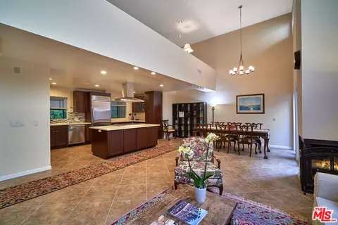 11922 Gorham Ave #1, Los Angeles, CA 90049