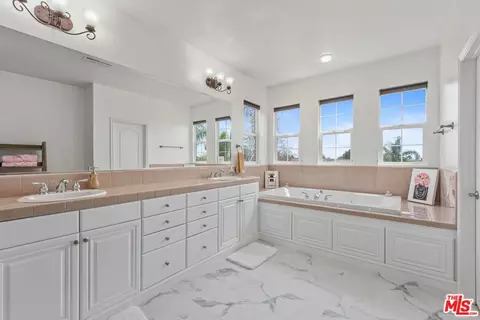 Bath - 1832 Eclipse St, Upland, CA 91784 photo 2 of 6