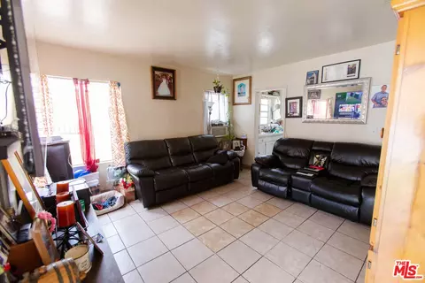 Living - 2010 W Spring St, Long Beach, CA 90810 photo 5 of 5