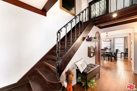 Entry Way - 918 N Maple St, Burbank, CA 91505 photo 1 of 2
