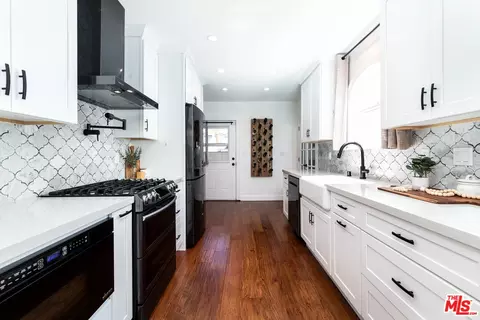 Kitchen - 918 N Maple St, Burbank, CA 91505 photo 4 of 4