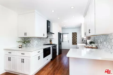 Kitchen - 918 N Maple St, Burbank, CA 91505 photo 3 of 4