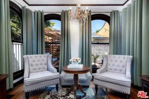 Living - 918 N Maple St, Burbank, CA 91505 photo 4 of 4