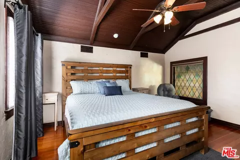 Bedroom - 918 N Maple St, Burbank, CA 91505 photo 3 of 5