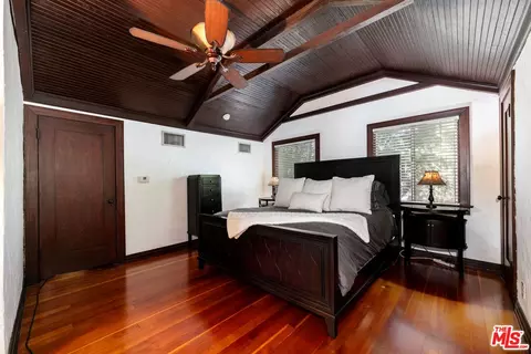 Bedroom - 918 N Maple St, Burbank, CA 91505 photo 4 of 5