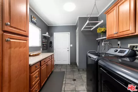 Other - 918 N Maple St, Burbank, CA 91505 photo 2 of 3