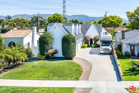Exterior - 918 N Maple St, Burbank, CA 91505 photo 2 of 10