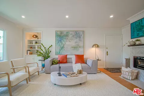 844 7th St #8, Santa Monica, CA 90403