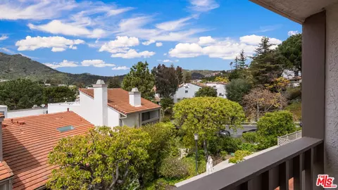 17098 Palisades Cir, Pacific Palisades, CA 90272