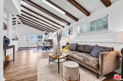 5541 Fallbrook Ave, Woodland Hills, CA 91367