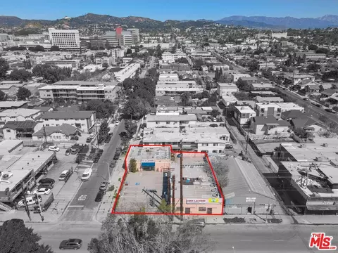 4545 Santa Monica Blvd, Los Angeles, CA 90029