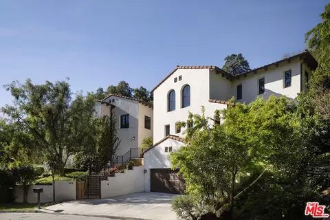 5510 Red Oak Dr, Los Angeles, CA 90068