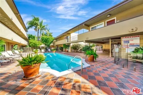 970 Palm Ave #213, West Hollywood, CA 90069