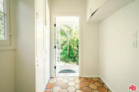 Entry Way - 2101 Lambert Dr, Pasadena, CA 91107 photo 1 of 2