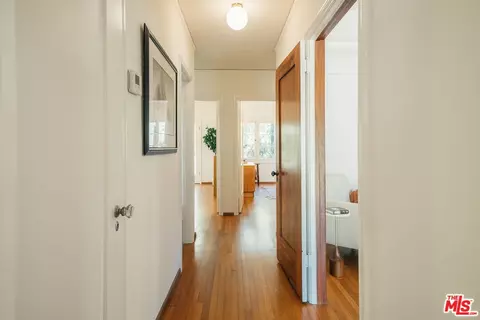Entry Way - 2101 Lambert Dr, Pasadena, CA 91107 photo 2 of 2