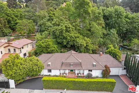 1318 Roscomare Rd, Los Angeles, CA 90077