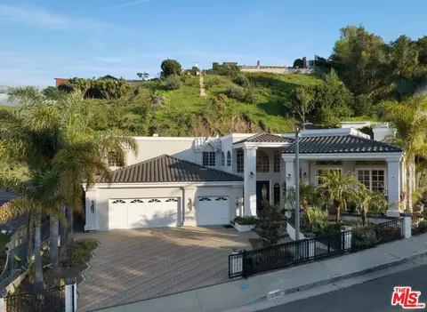 3966 S Cloverdale Ave, Los Angeles, CA 90008