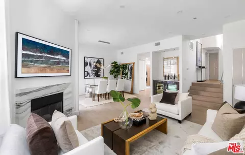 11636 Montana Ave #111, Los Angeles, CA 90049