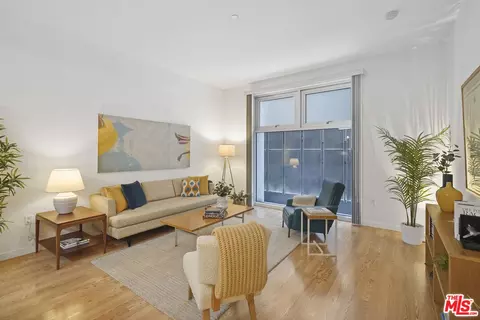 630 W 6th St #211, Los Angeles, CA 90017