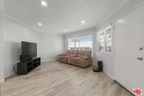 Living - 1244 E 3rd St #203, Long Beach, CA 90802 photo 1 of 4