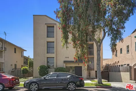 Exterior - 1244 E 3rd St #203, Long Beach, CA 90802 photo 2 of 6