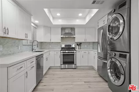 Kitchen - 1244 E 3rd St #203, Long Beach, CA 90802 photo 1 of 3