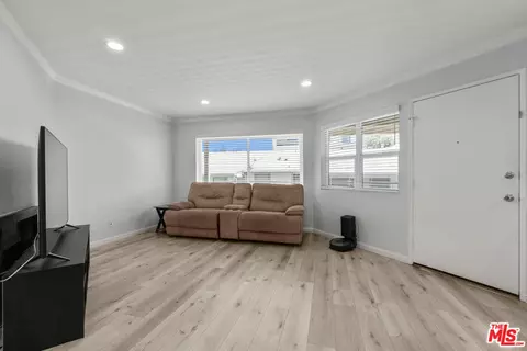 Living - 1244 E 3rd St #203, Long Beach, CA 90802 photo 3 of 4