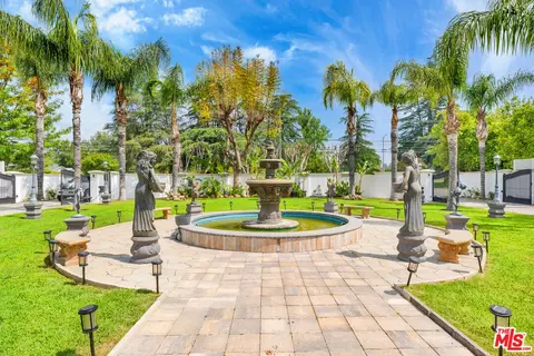 17182 Nordhoff St, Northridge, CA 91325