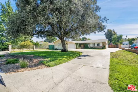 9732 Orcas Ave, Shadow Hills, CA 91040 photo 2