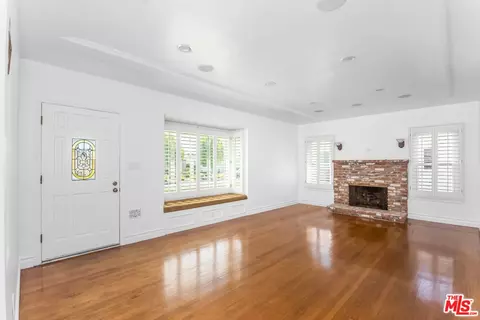 3853 Rose Ave, Long Beach, CA 90807 photo 5