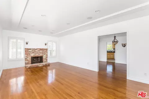 3853 Rose Ave, Long Beach, CA 90807 photo 3