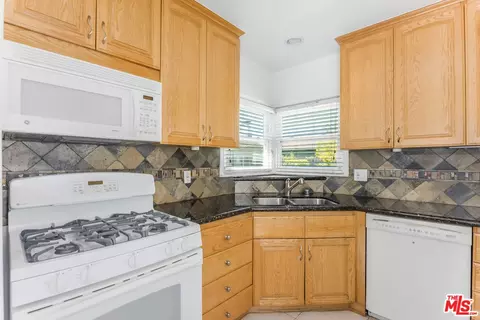 3853 Rose Ave, Long Beach, CA 90807 photo 20