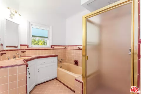 3853 Rose Ave, Long Beach, CA 90807 photo 32