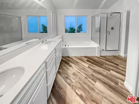 Bath - 52 Sunset Cir, Westminster, CA 92683 photo 2 of 3