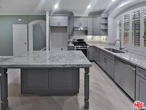 Kitchen - 52 Sunset Cir, Westminster, CA 92683 photo 1 of 2