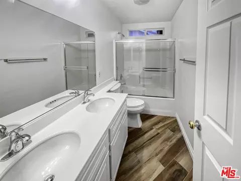 Bath - 52 Sunset Cir, Westminster, CA 92683 photo 3 of 3