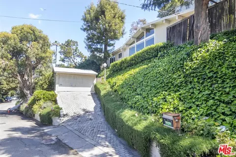 2430 Rinconia Dr, Los Angeles, CA 90068