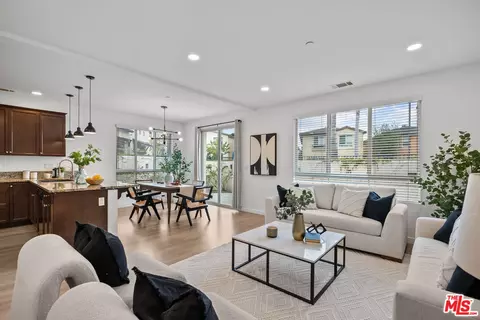 2596 Griffith Ct, Hawthorne, CA 90250