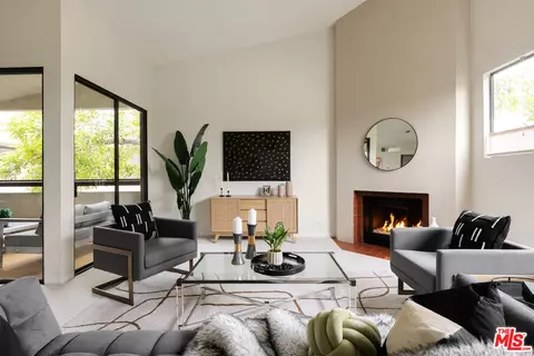 8380 Waring Ave #305, Los Angeles, CA 90069