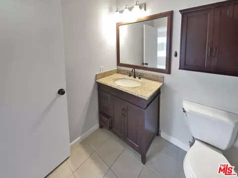 Bath - 1925 W Houston Ave #3, Fullerton, CA 92833 photo 2 of 4