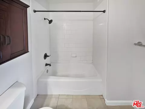 Bath - 1925 W Houston Ave #3, Fullerton, CA 92833 photo 1 of 4