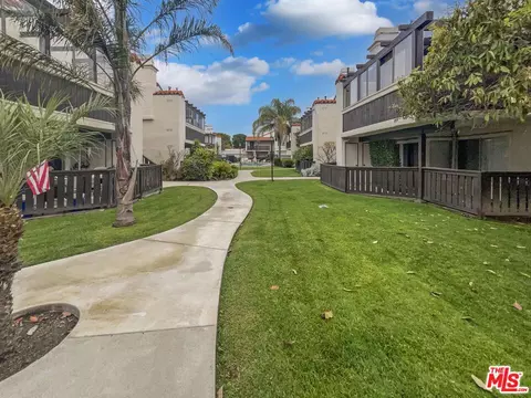 View/Area - 1925 W Houston Ave #3, Fullerton, CA 92833 photo 1 of 1